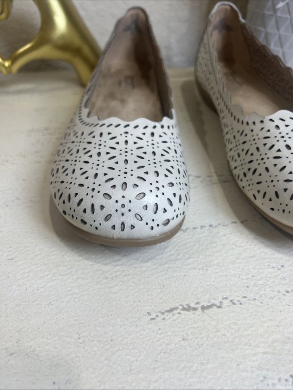 Earth Origins Geometric Ivory Slip-On Shoes Women Size 10N - Picture 3 of 12